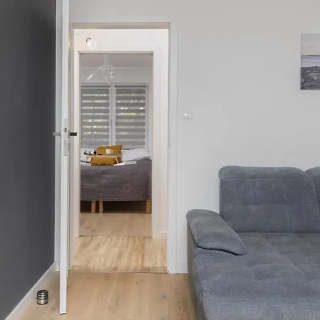 公寓 Dedala 300m To The With Parking By Renters 格丁尼亚